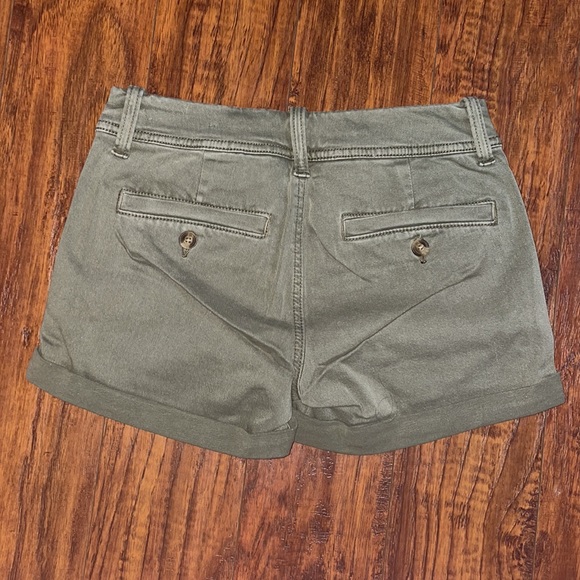 Brand New Without Tags American Eagle Olive Shorts - Picture 7 of 7